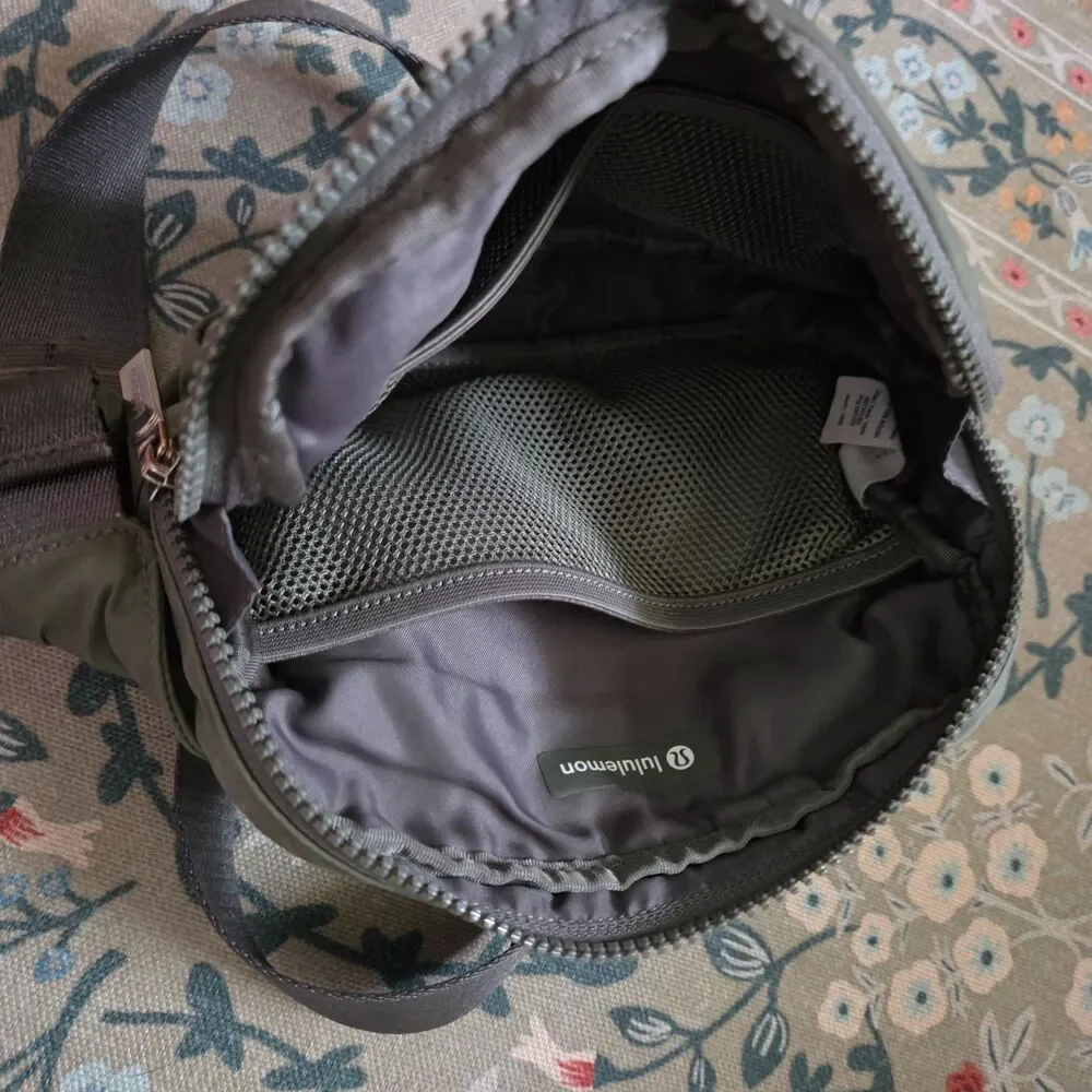 Lululemon Everywhere Belt Bag Large One Size LU9B11S GRSG NWT Green